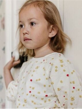 NWT Fin and Vince “Honeybee Fields” French Terry Tee